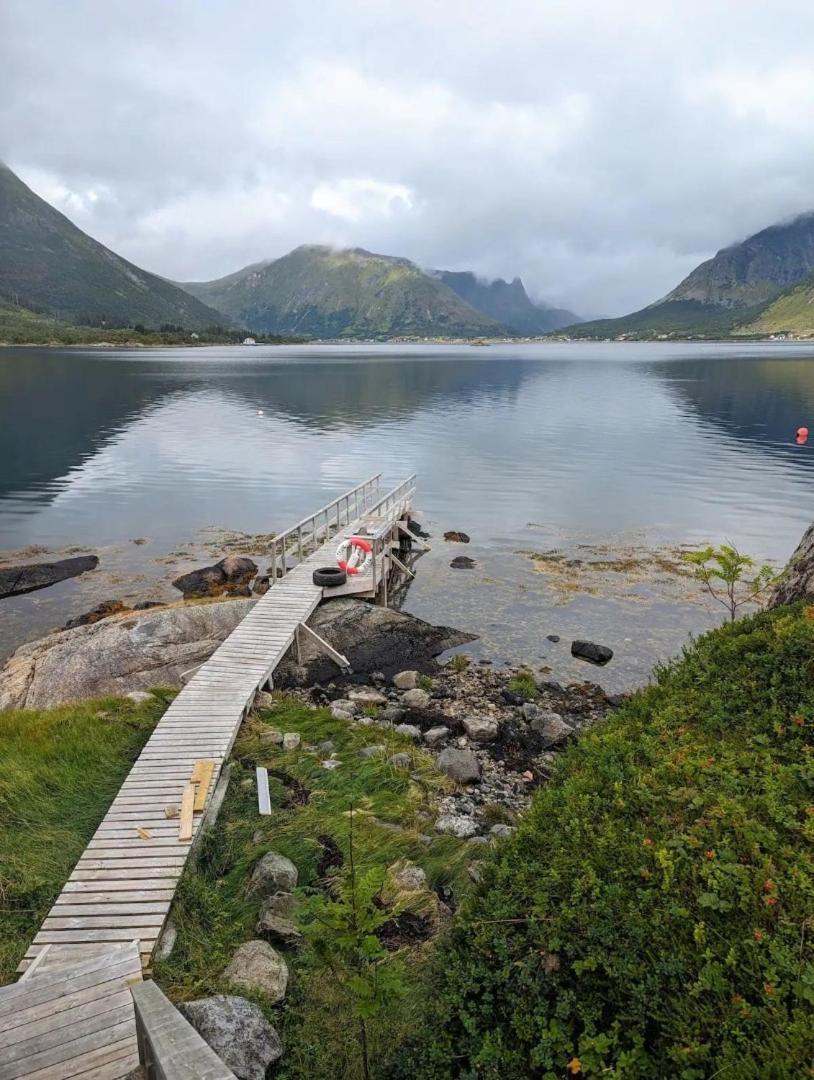 Villa Nydelig Hytte Med Fantastisk Beliggenhet Ved Sjoen à Laupstad Extérieur photo