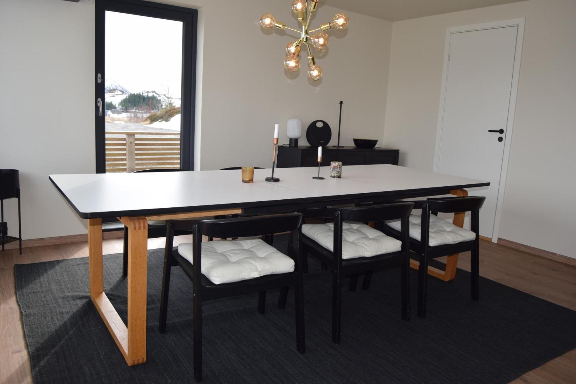 Villa Nydelig Hytte Med Fantastisk Beliggenhet Ved Sjoen à Laupstad Extérieur photo