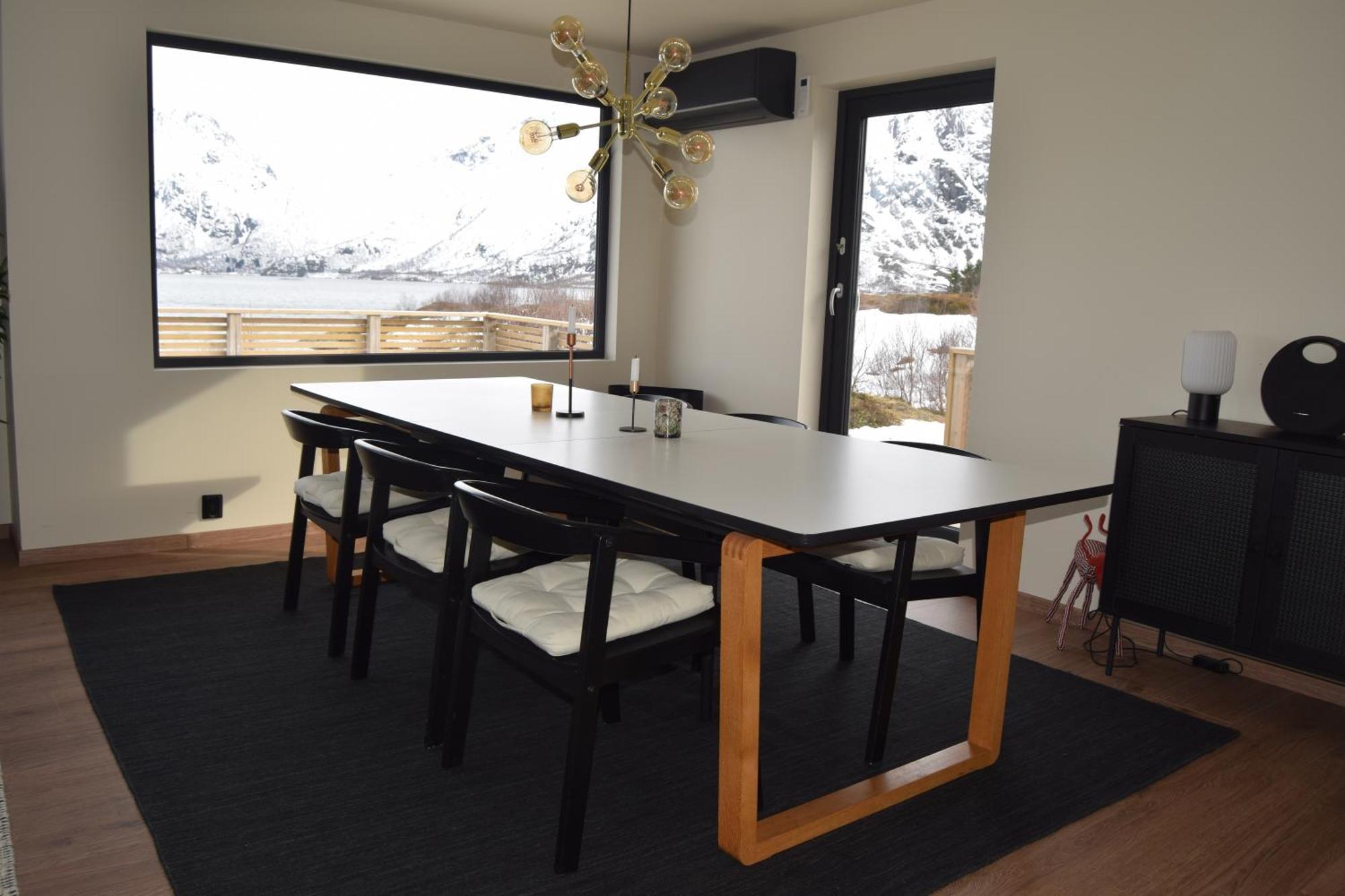 Villa Nydelig Hytte Med Fantastisk Beliggenhet Ved Sjoen à Laupstad Extérieur photo