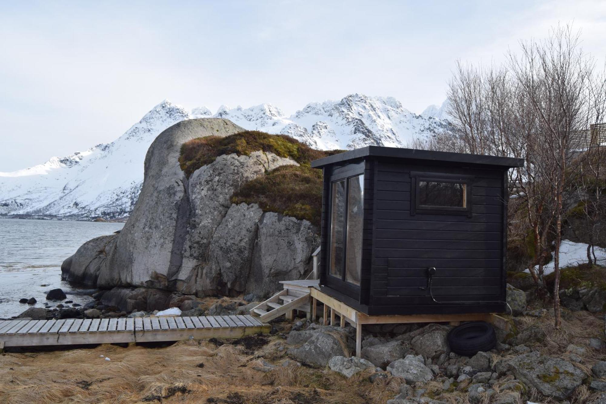 Villa Nydelig Hytte Med Fantastisk Beliggenhet Ved Sjoen à Laupstad Extérieur photo
